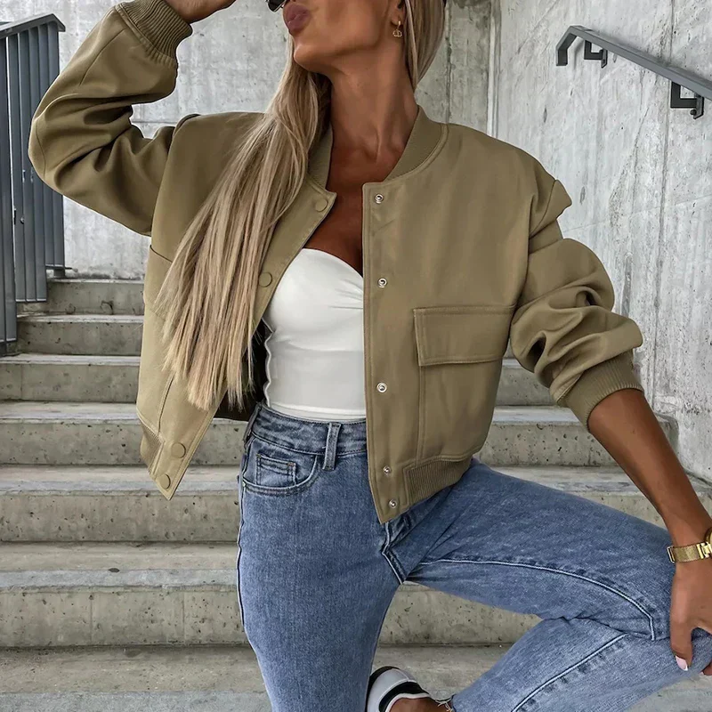 Short bomber jacket for women with flap pockets and snap closure