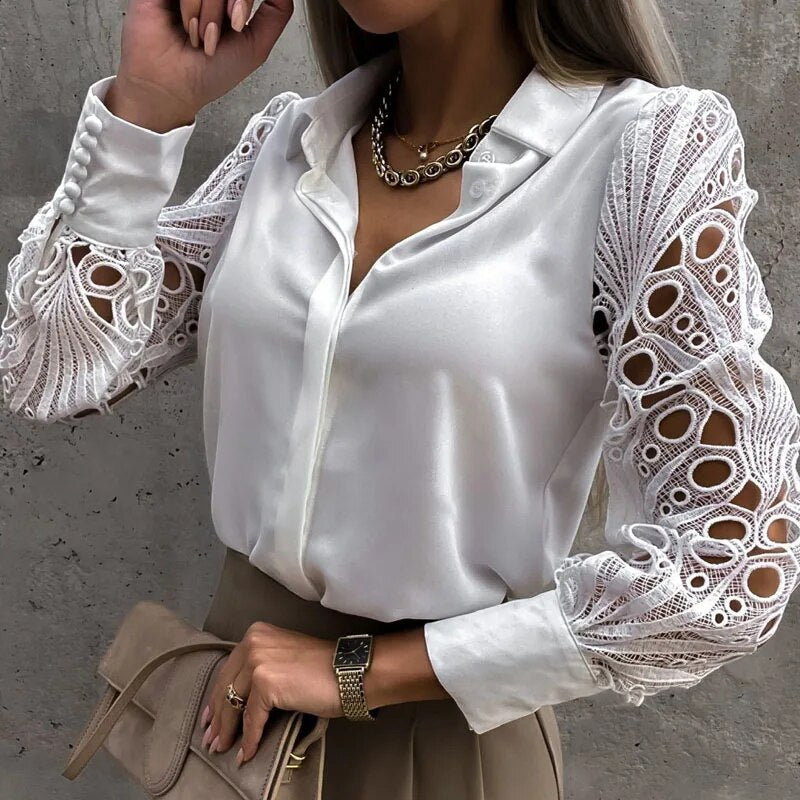 Romantische Bluse aus weißer Spitze mit langen Ärmeln