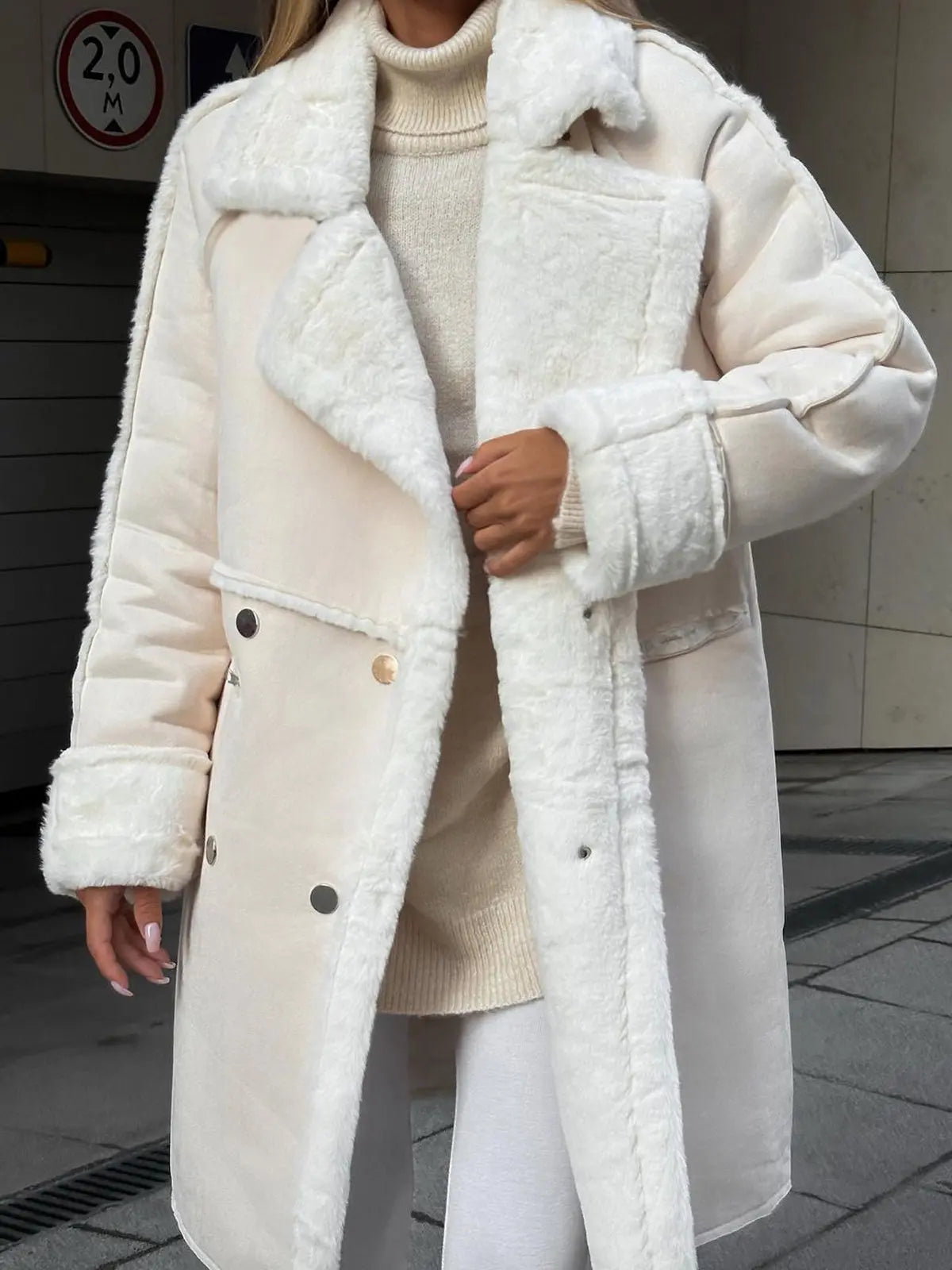 Langer Damenmantel – Eleganter Wintermantel mit weichem Futter