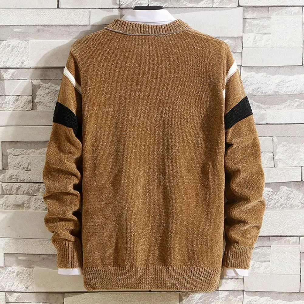 Eng anliegendes Herren-Polo mit Streifen
