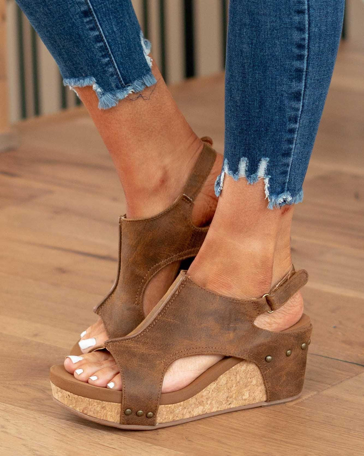Ergonomische und bequeme Sandalen für Frauen aus veganem Leder