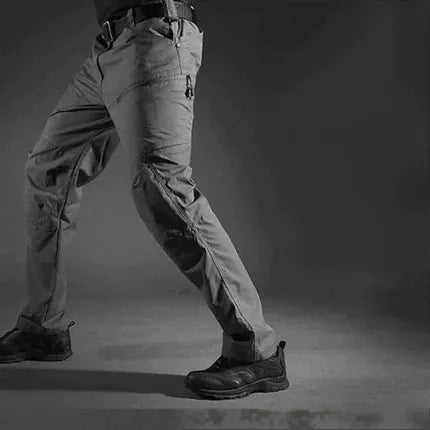 TitanX - Wasserdichte und bequeme taktische Hose mit zahlreichen Aufbewahrungstaschen
