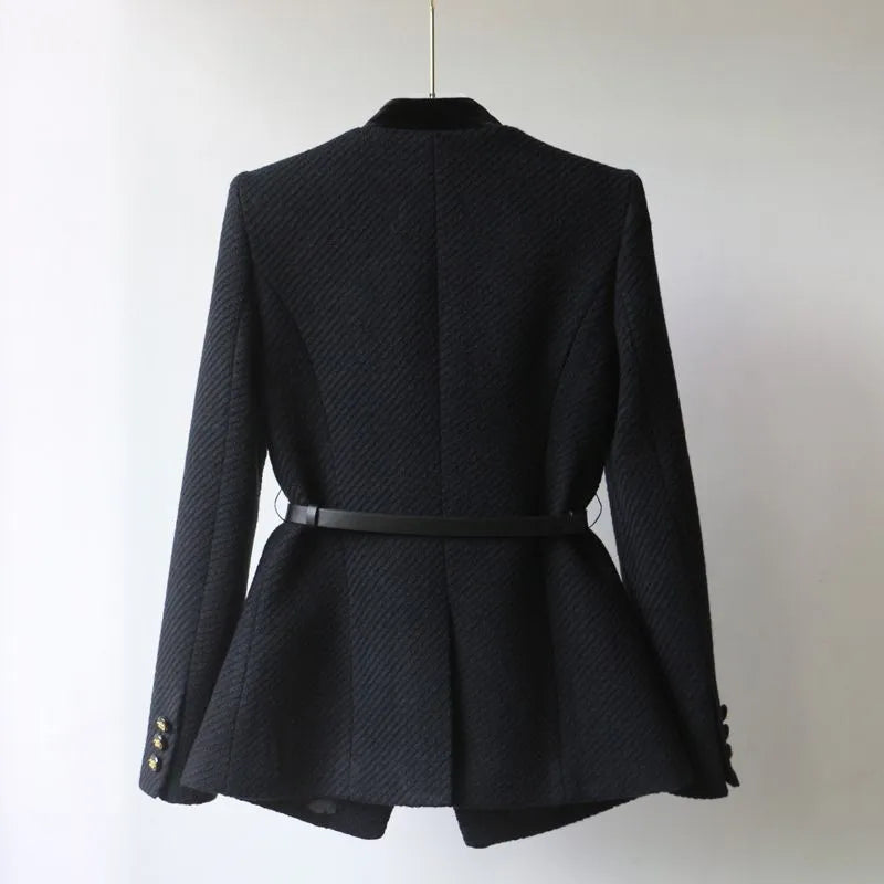 Eleganter Damenblazer – Taillierte Jacke mit goldenen Knöpfen