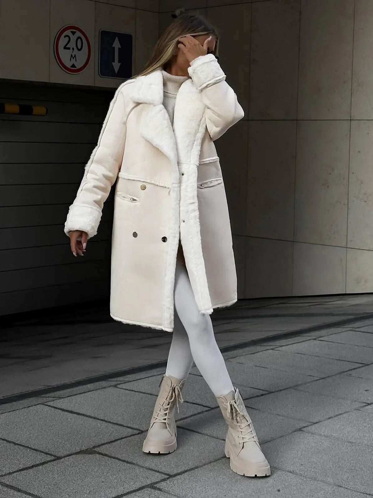 Langer Damenmantel – Eleganter Wintermantel mit weichem Futter