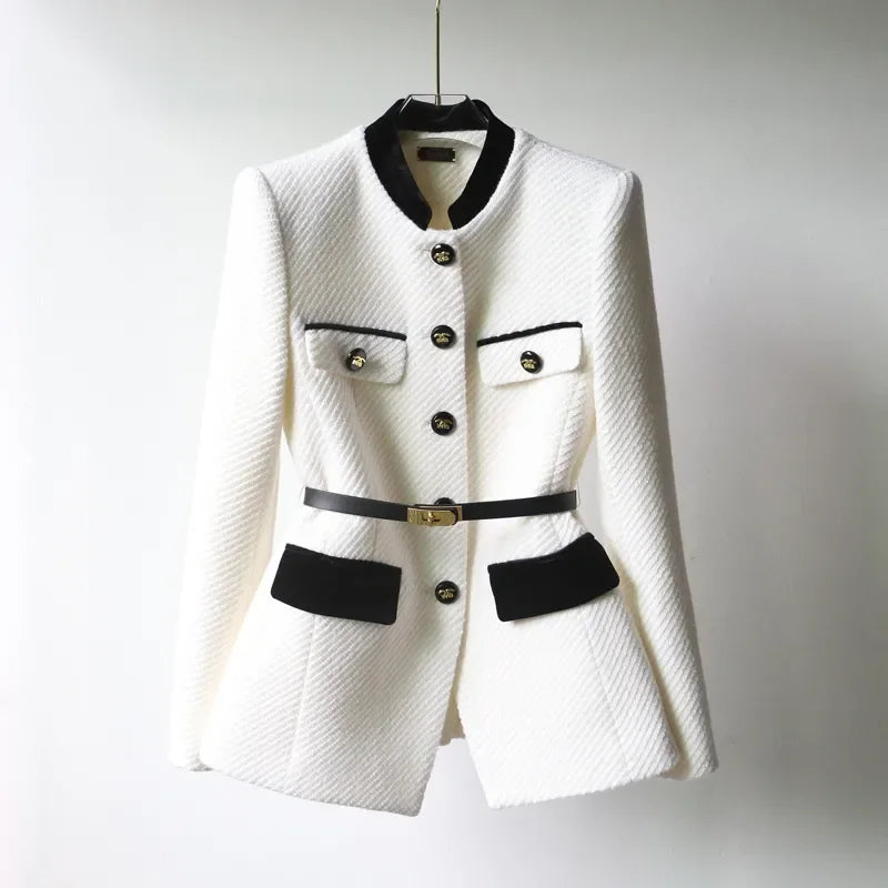 Eleganter Damenblazer – Taillierte Jacke mit goldenen Knöpfen