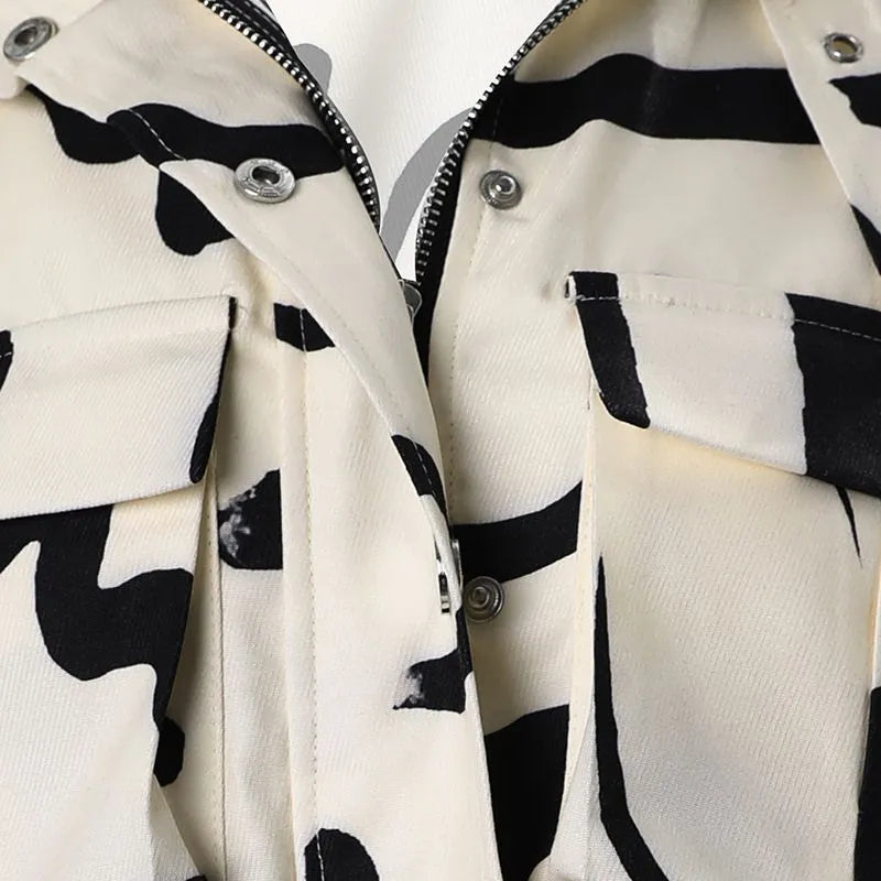 Kurze Sommer-Bomberjacke für Damen mit Taschen und Stehkragen