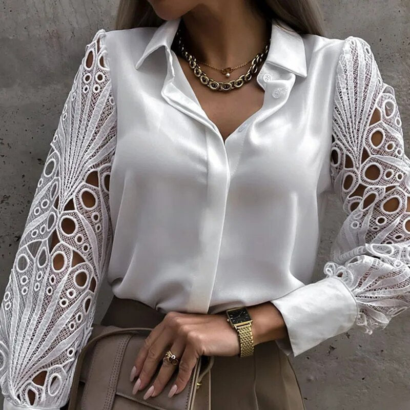 Romantische Bluse aus weißer Spitze mit langen Ärmeln