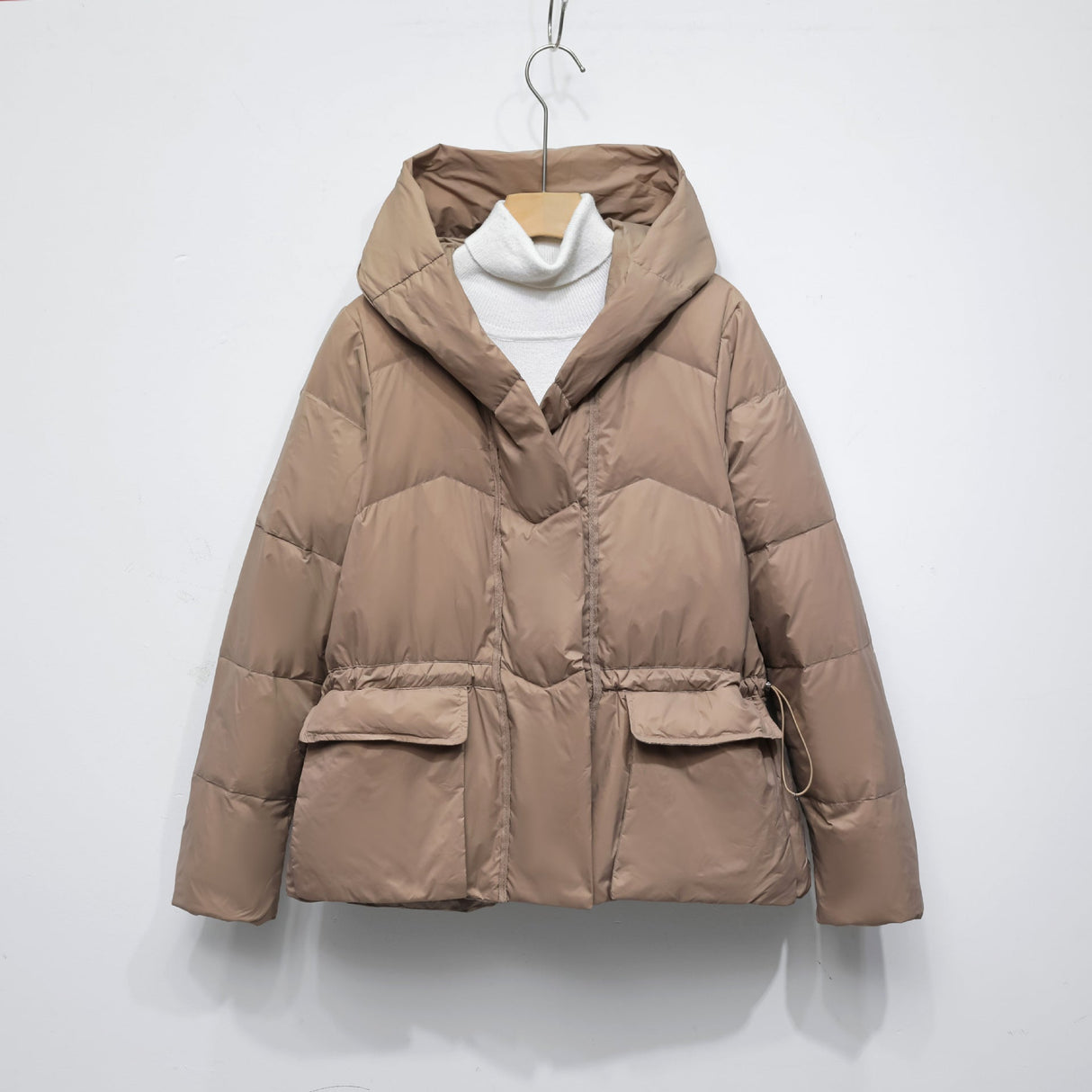Kurze gesteppte Damenjacke – Warmer Wintermantel mit Kapuze