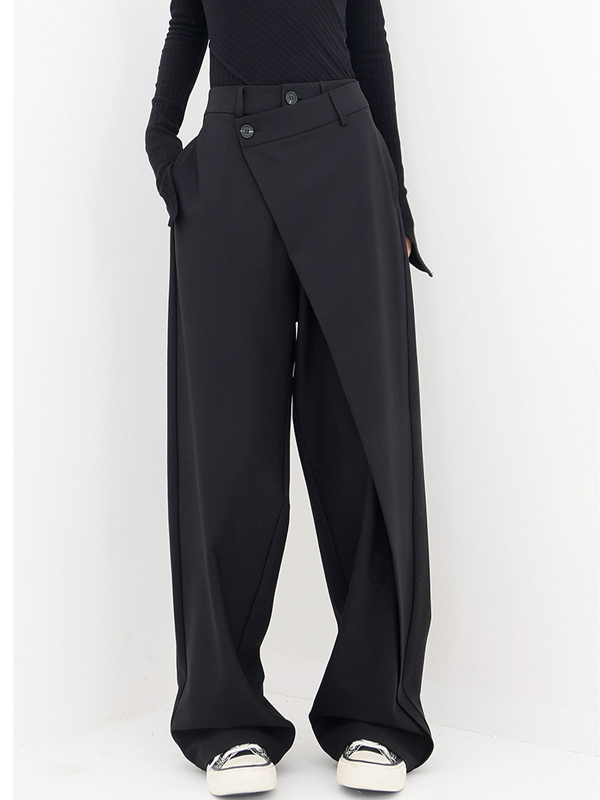 Damenhose Baggy Asymmetrisch mit Doppelknopfleiste