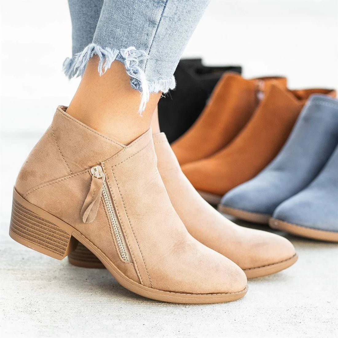 Women's ankle boots – Elegant boots with zipper and small heel