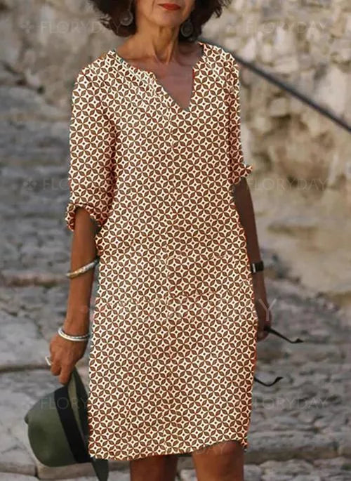 Luftiges Sommerkleid mit weitem und bequemem Schnitt