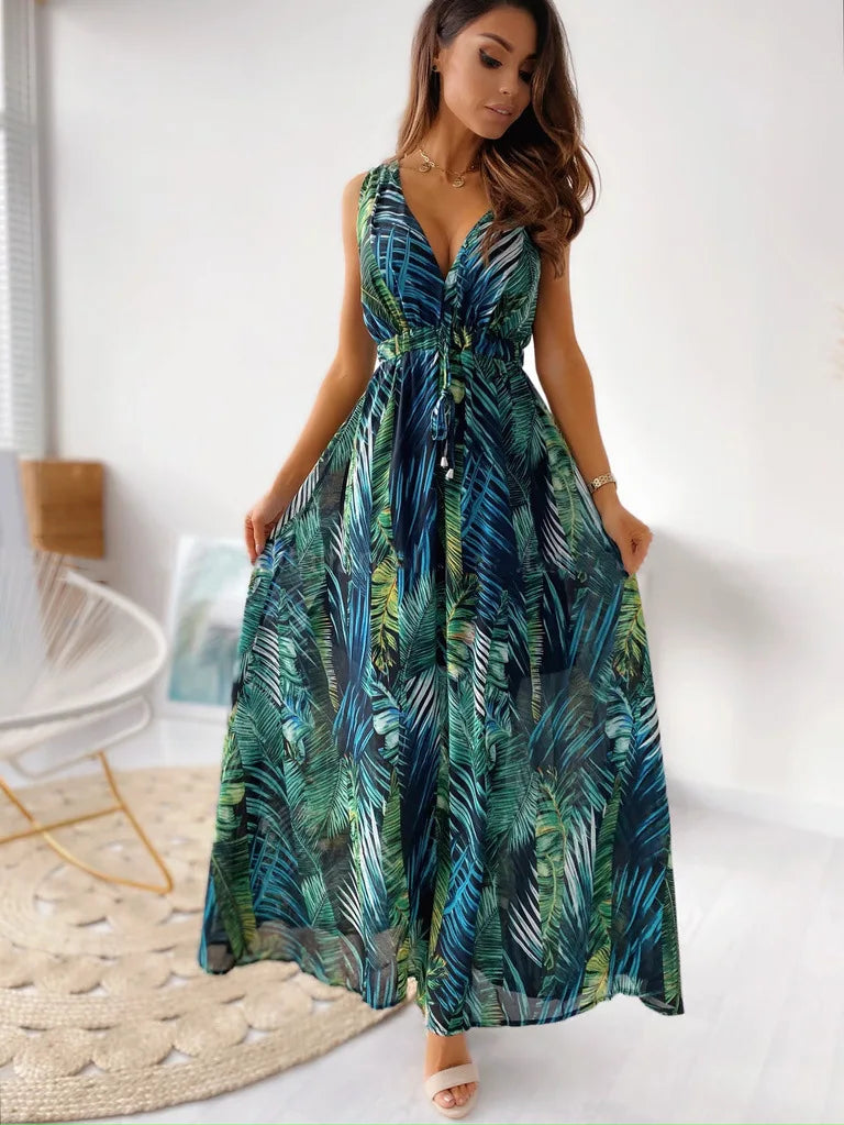 Maxikleid mit tropischem Blattmuster - elegant und bequem