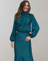Elegantes Satin-Kleid mit langen Ärmeln