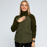 Steppjacke für Damen mit gestrickten Ärmeln – Warm und elegant