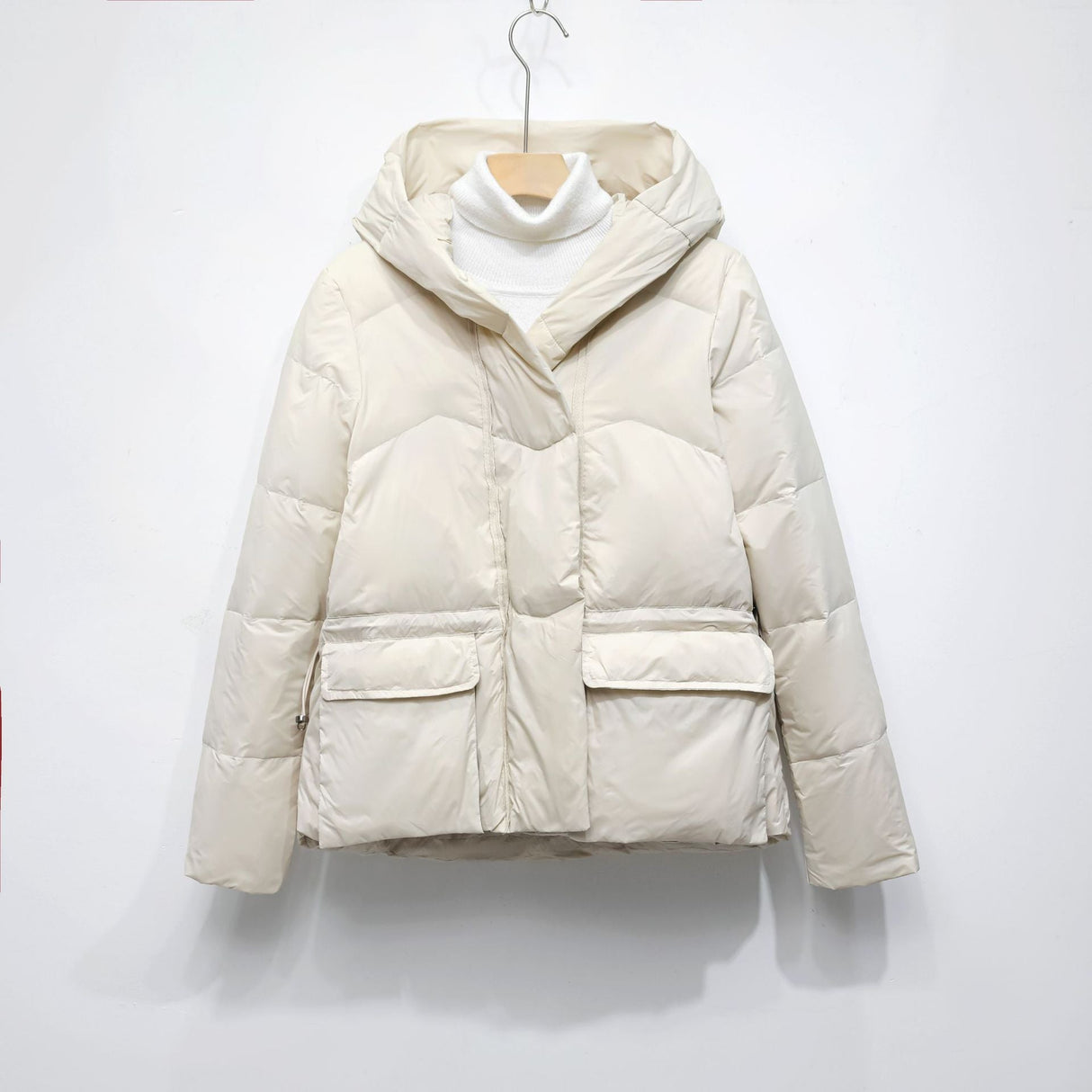 Kurze gesteppte Damenjacke – Warmer Wintermantel mit Kapuze