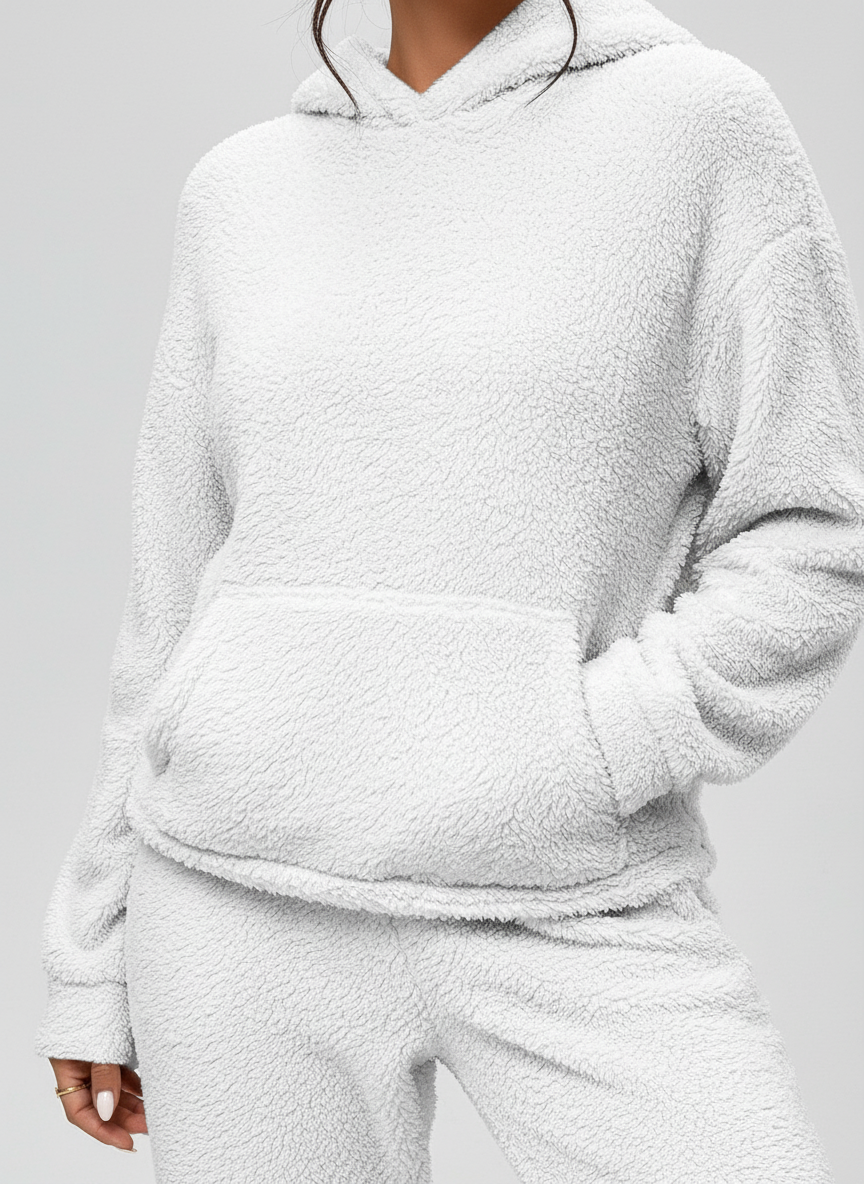 Damen Loungewear Set aus Fleece – Weicher Kapuzenpullover und Hose für den Winter