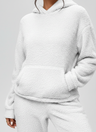Damen Loungewear Set aus Fleece – Weicher Kapuzenpullover und Hose für den Winter