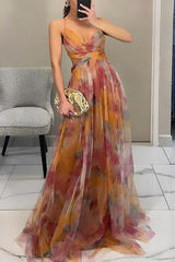 Maxikleid für den Sommer mit Blumenmuster und offenem Rücken