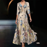 Elegantes langes Kleid mit Blumenmuster und V-Ausschnitt