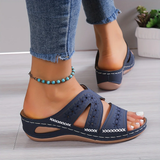 Bequeme orthopädische Sandalen mit Keilabsatz und Belüftung