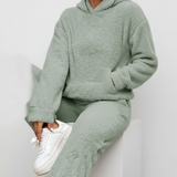 Damen Loungewear Set aus Fleece – Weicher Kapuzenpullover und Hose für den Winter