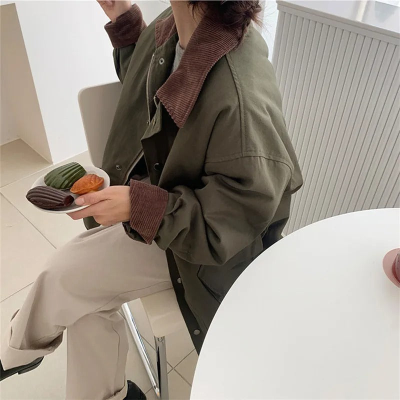 Damen-Mantel für die Zwischensaison mit Kapuze – wasserdicht, atmungsaktiv und elegant