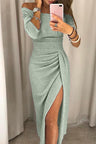 Sommerkleid mit freiliegenden Schultern und elegantem Schlitz