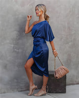 Elegantes Midikleid mit glamourösem Schnitt