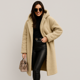 Damen langer Wintermantel mit Kapuze – warm, weich und elegant