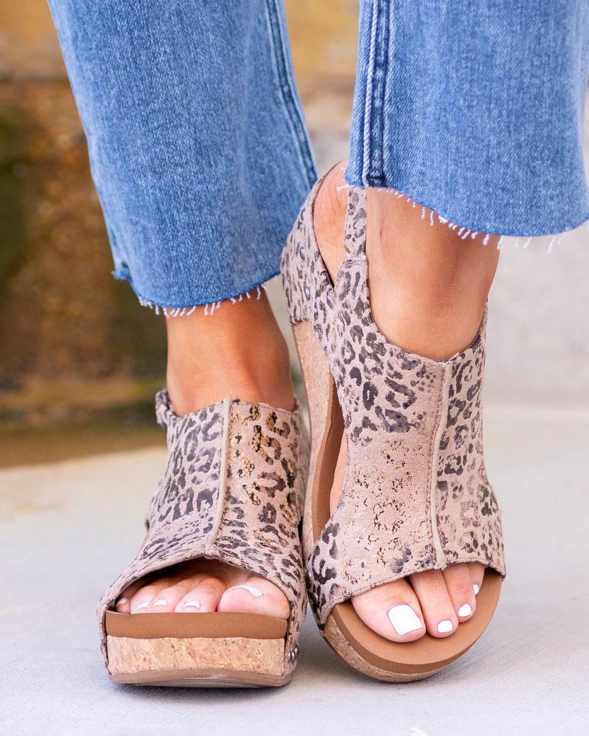 Ergonomische und bequeme Sandalen für Frauen aus veganem Leder