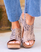 Ergonomische und bequeme Sandalen für Frauen aus veganem Leder