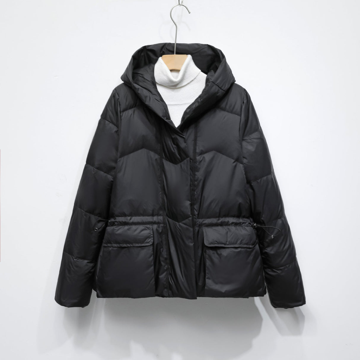 Kurze gesteppte Damenjacke – Warmer Wintermantel mit Kapuze