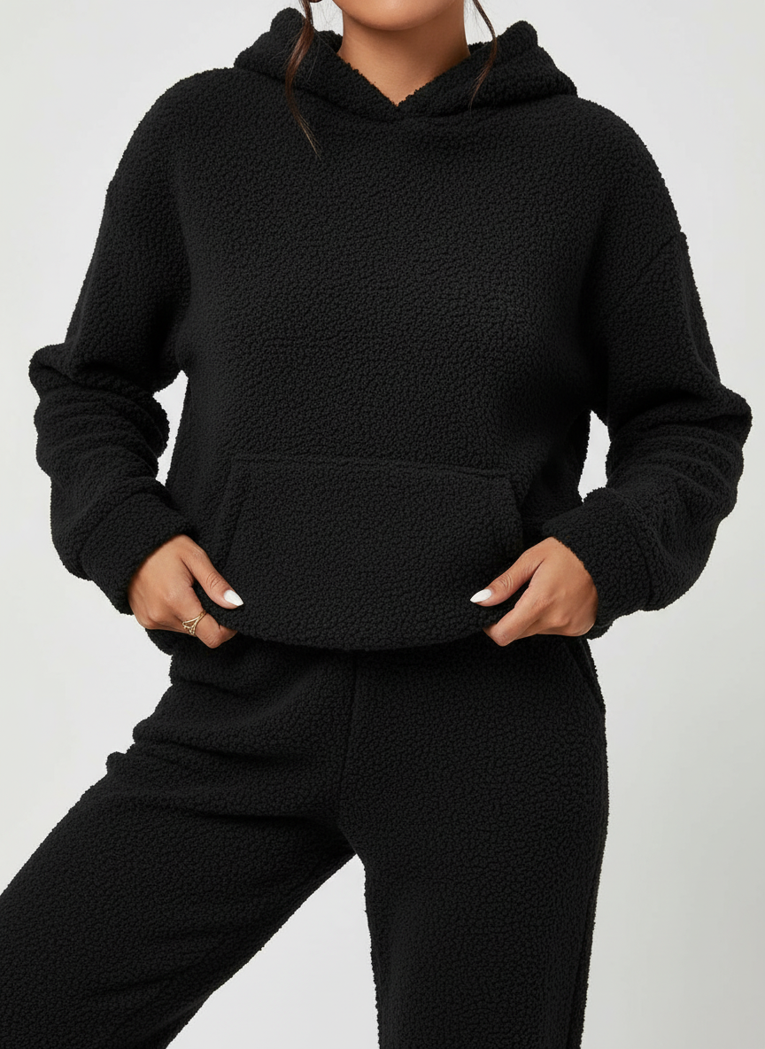 Damen Loungewear Set aus Fleece – Weicher Kapuzenpullover und Hose für den Winter