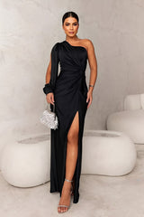 Elegantes Ein-Schulter-Kleid mit asymmetrischen Linien und drapiertem Akzent