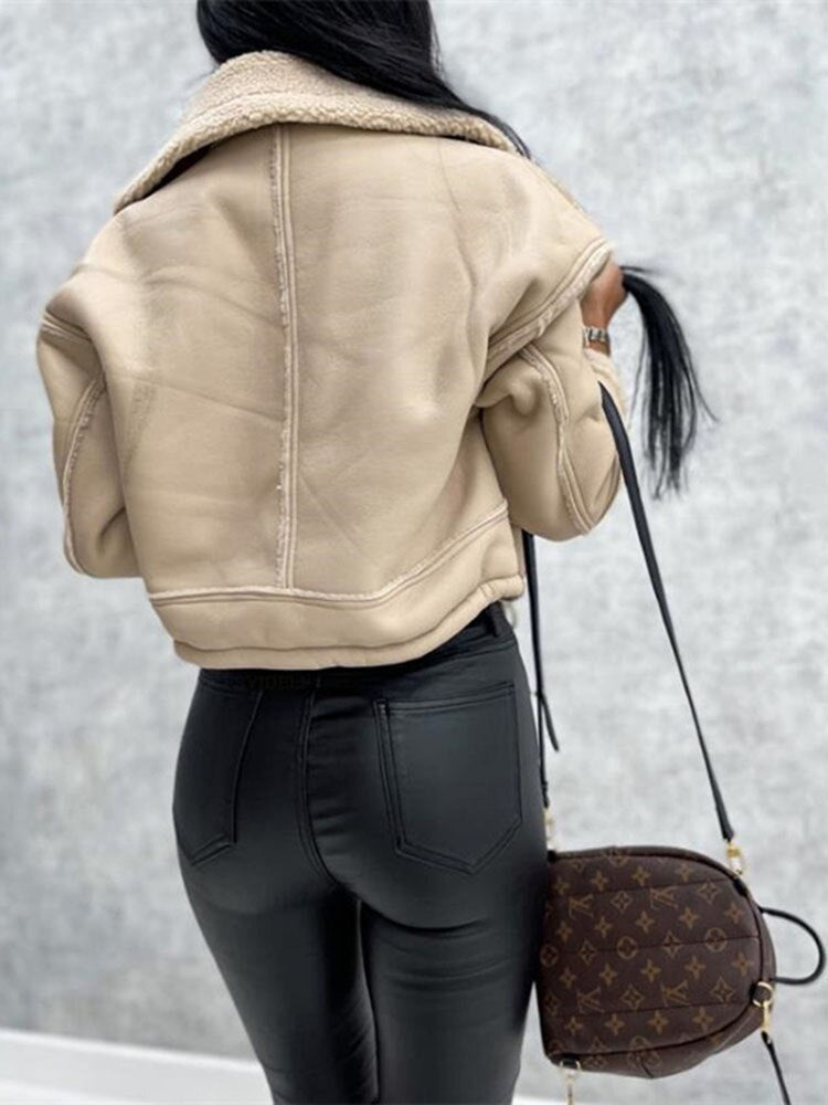 Damen-Wintermantel mit Lederoptik – warm, elegant und mit Taschen