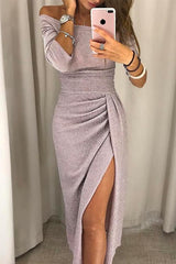 Sommerkleid mit freiliegenden Schultern und elegantem Schlitz
