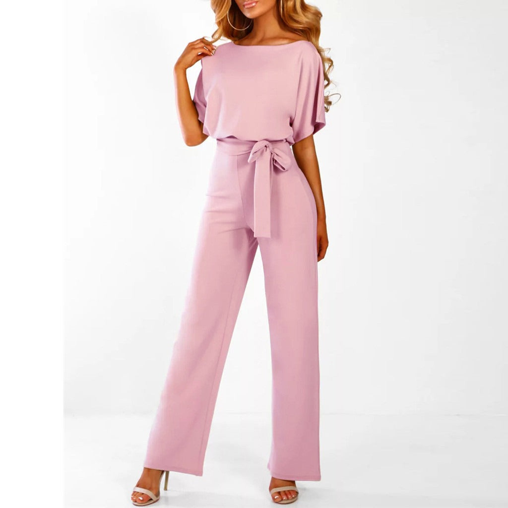 Eleganter Overall mit ausgestellten Beinen und geschnürter Taille