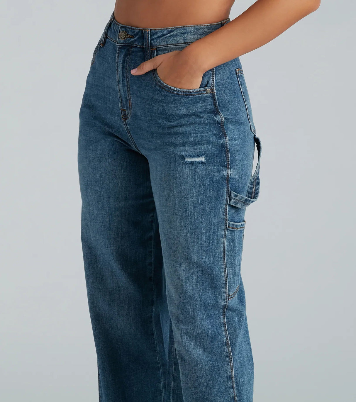 Jean large femme élégant avec détails cargo
