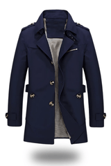 Trenchcoat mit umgeschlagenem Kragen und klassischer Eleganz