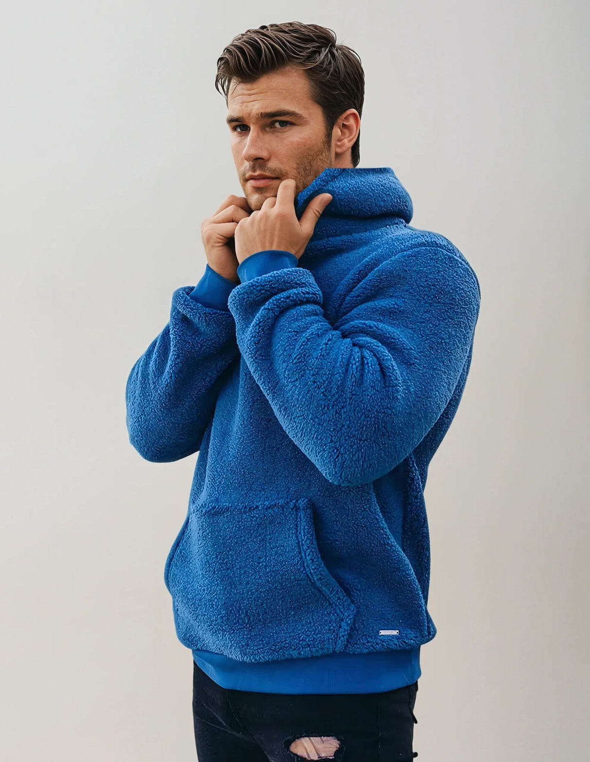 Bluza polarowa z kapturem męska – miękki, ciepły i wygodny sweter