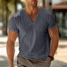 T-shirt classique col en V pour homme, élégant et confortable.