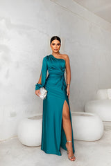Elegantes Ein-Schulter-Kleid mit asymmetrischen Linien und drapiertem Akzent