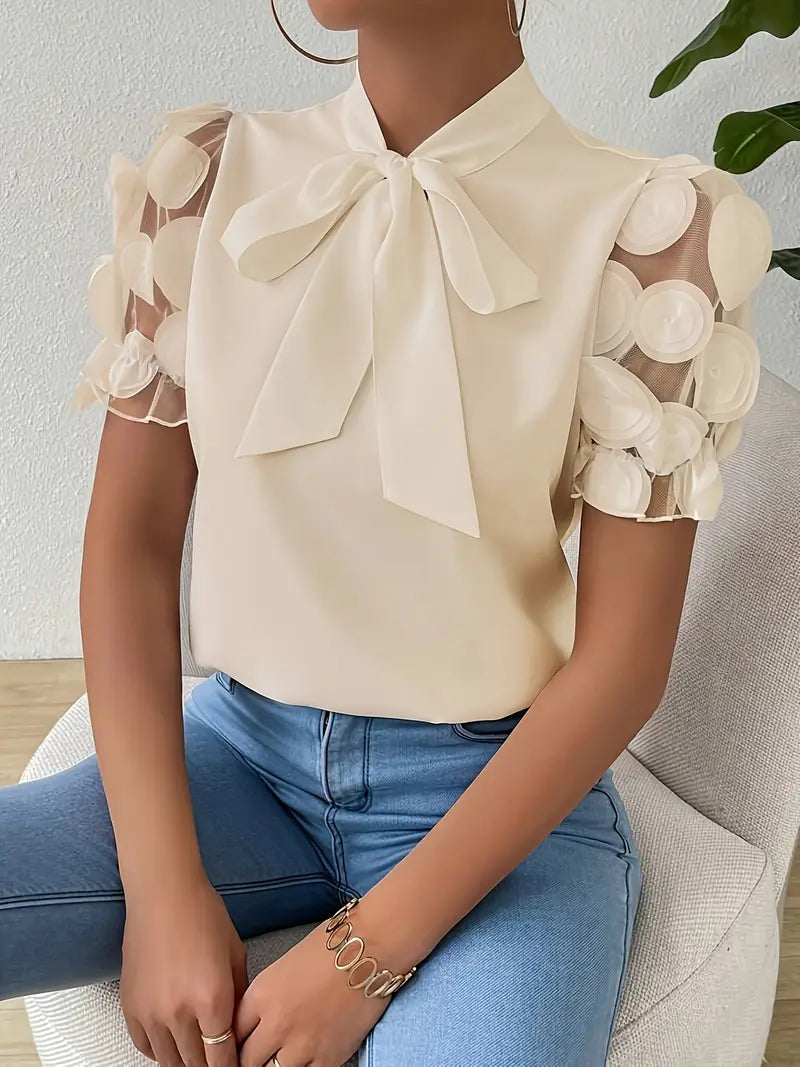 Elegante Bluse mit Schleifendetail und 3D-Tüllärmeln