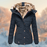 Damen Wintermantel – Warme Jacke mit luxuriösem Pelzkragen und Kapuze