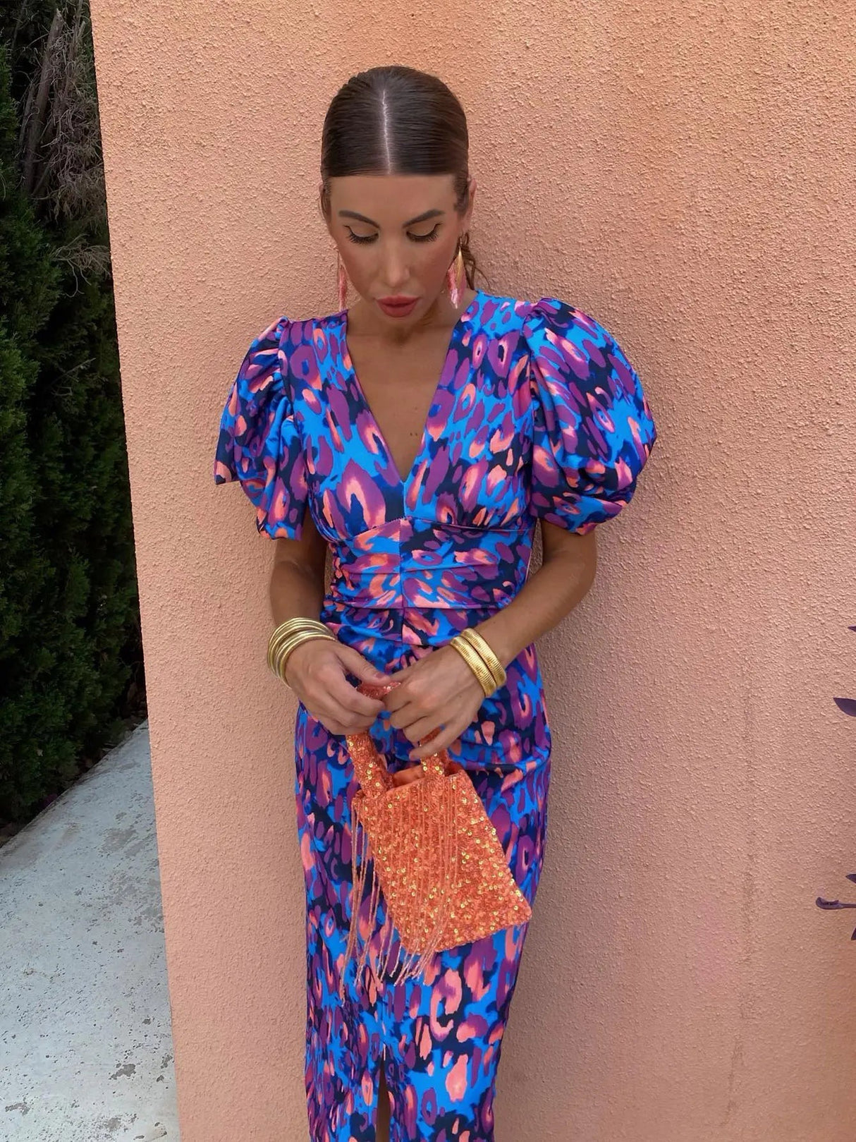 Kleid mit Plissierten Ärmeln und Fröhlichem Druck