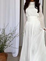 Elegantes Maxikleid mit Gürtel und V-Ausschnitt