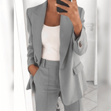 Elegantes zweiteiliges Damenensemble für Arbeit und Abendveranstaltungen