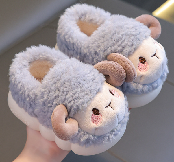 Plush Animal Slippers – Warm Children's Slippers with Cute Design