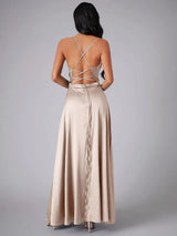 Satin-Abendkleid mit drapiertem Ausschnitt und Rückenausschnitt