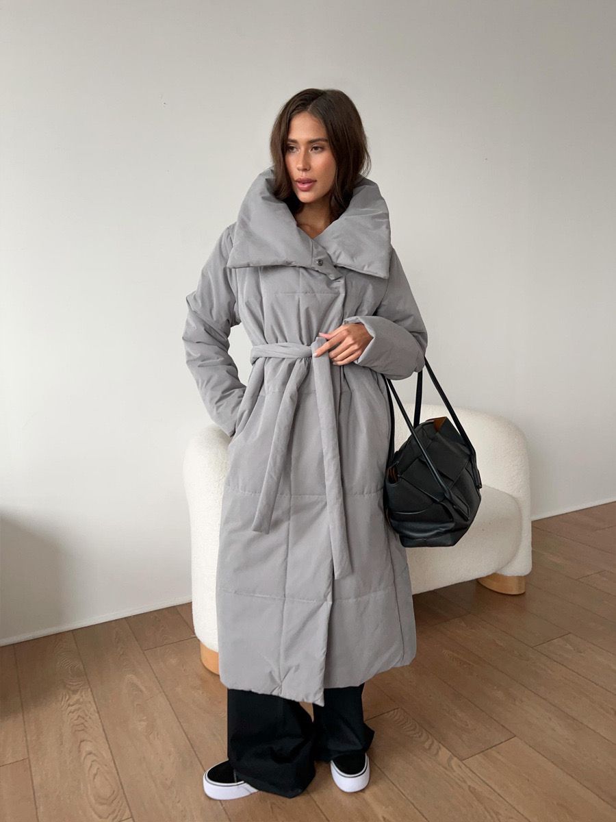 Langer Wintermantel für Damen – Eleganter gesteppter Mantel mit Gürtel